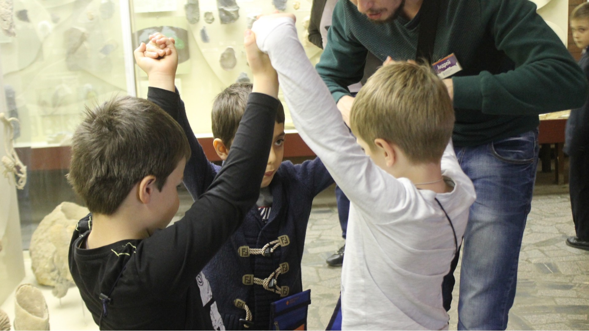 Детская экскурсия для дошкольников в Палеонтологическом музее (Москва)